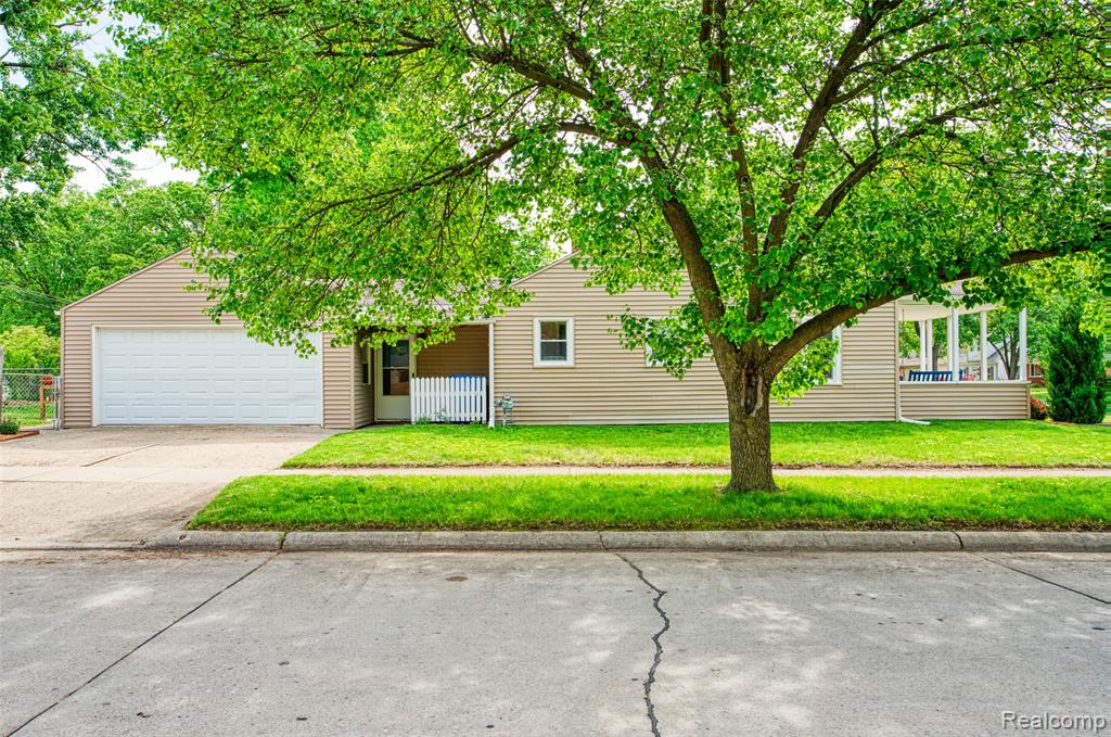 25550 Pennie Street, Dearborn Heights, MI 48125 — Photo 5