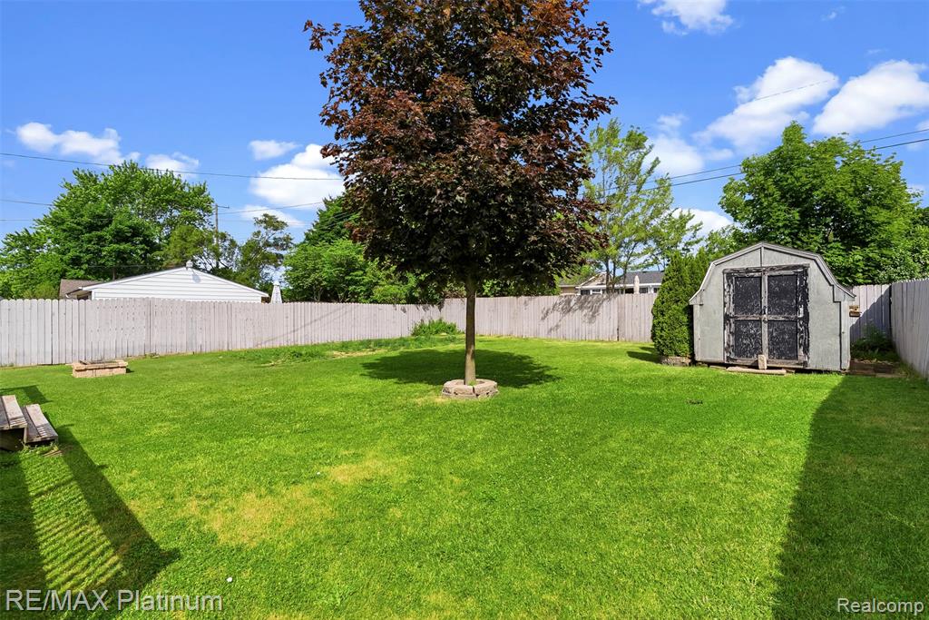5354 Don Shenk Drive, Swartz Creek, MI 48473 — Photo 33