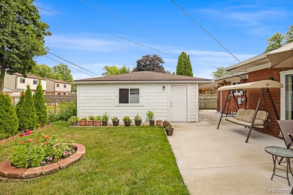 8100 Lochdale Street, Dearborn Heights, MI 48127 — Photo 24