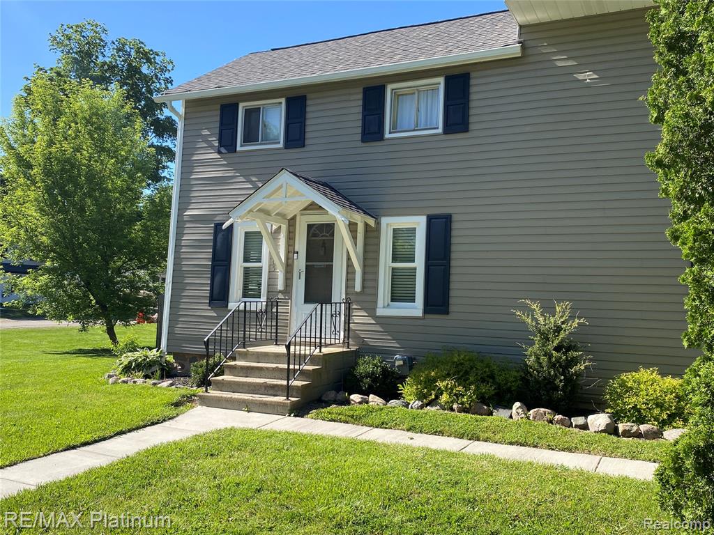 505 E FRANK Street, Fowlerville, MI 48836 — Photo 2