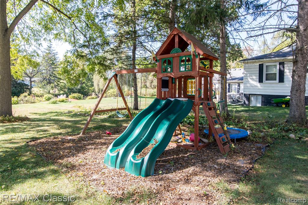 590 Bogie Lake Road, White Lake, MI 48383 — Photo 31