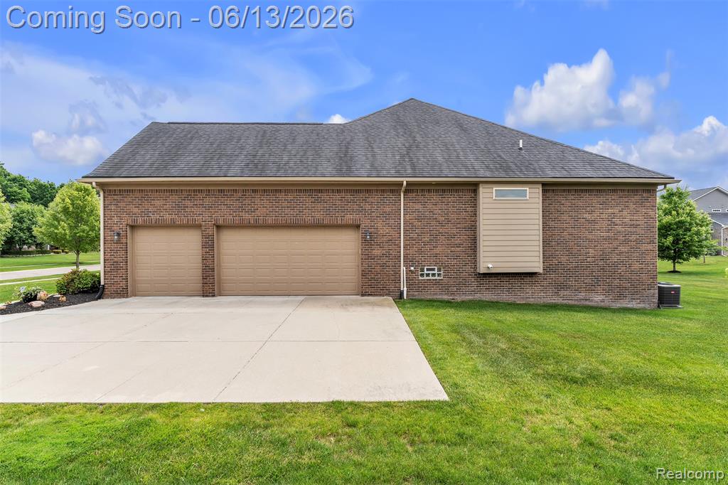 23719 Stoneleigh Drive, South Lyon, MI 48178 — Photo 55