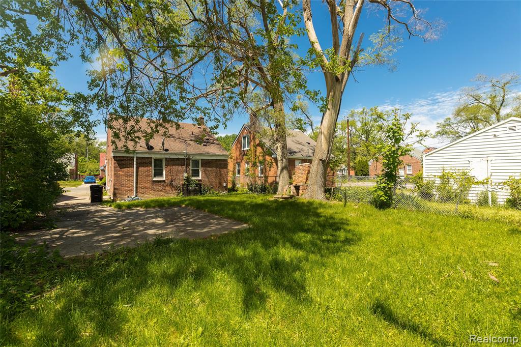 20308 Gilchrist Street, Detroit, MI 48235 — Photo 28