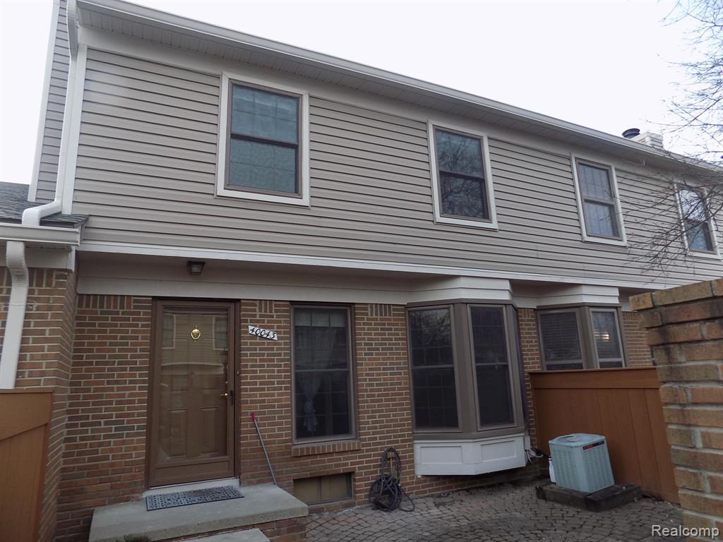40043 CROSSWINDS, Novi, MI — front exterior