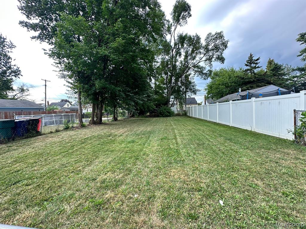 653 Leblanc Street, Lincoln Park, MI 48146 — Photo 9