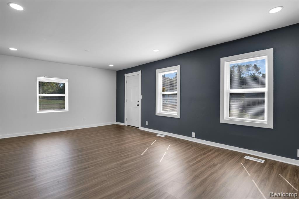 53 OAKHILL Street, Pontiac, MI 48342 — Photo 5