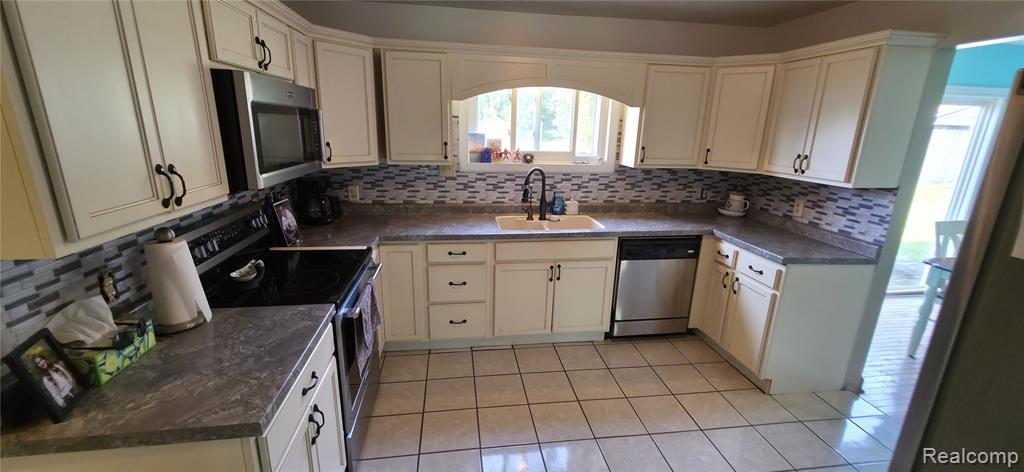1295 Byrnes Drive, Clio, MI 48420 — Photo 9