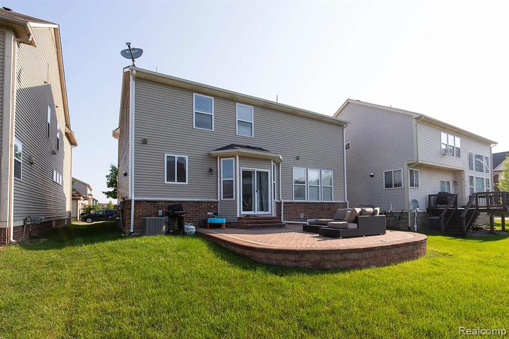 51123 Brompton, Novi, MI — Photo 22