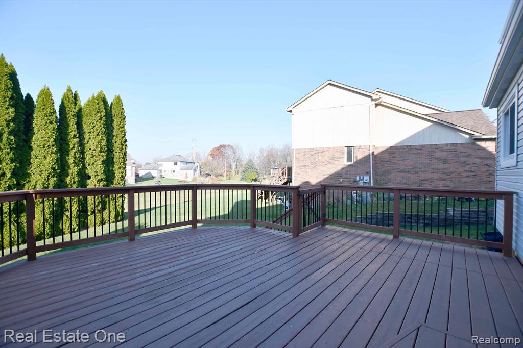 685 ESSEX Drive, Rochester Hills, MI 48307 — Photo 41