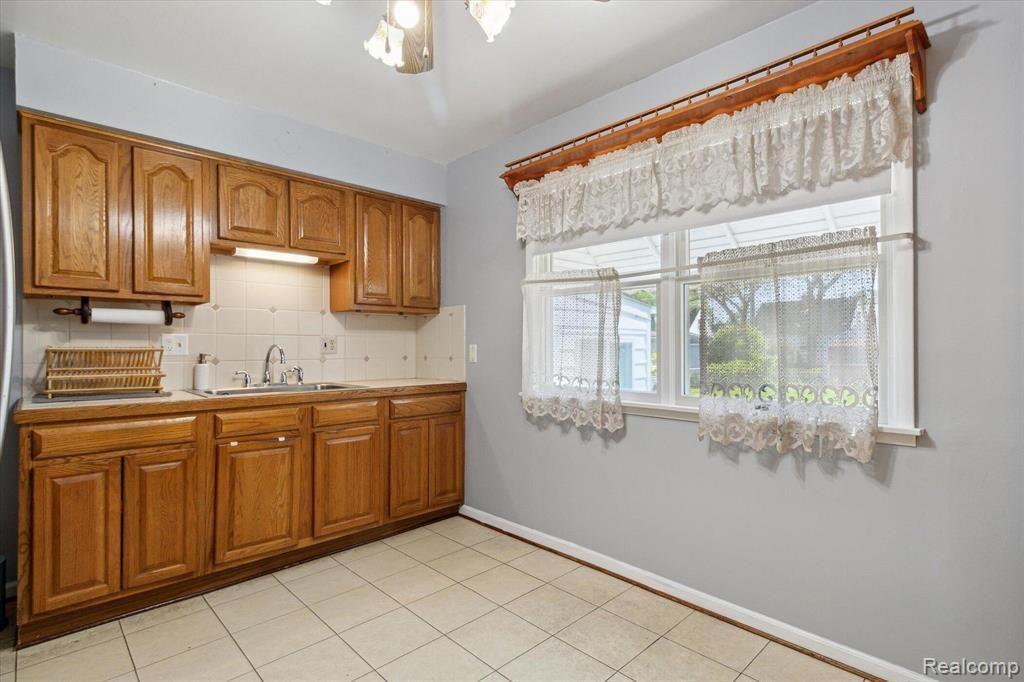 6918 Gilman Street, Garden City, MI — Photo 17