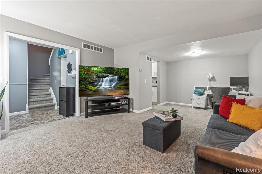 21392 E Glen Haven Circle, Novi, MI 48167 — Photo 6
