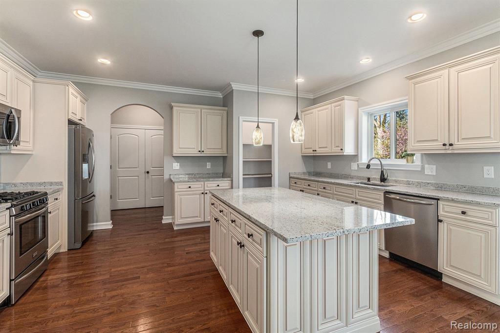 1540 KESSLER Avenue, Keego Harbor, MI 48320 — Photo 17