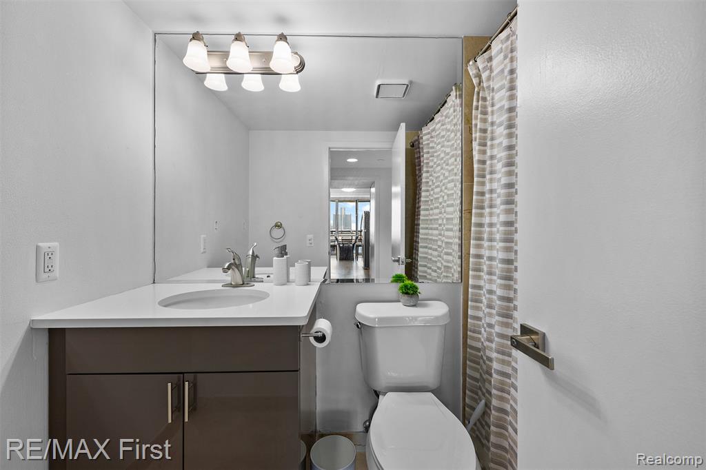 3320 Spinnaker Lane, 10D, Detroit, MI 48207 — Photo 18
