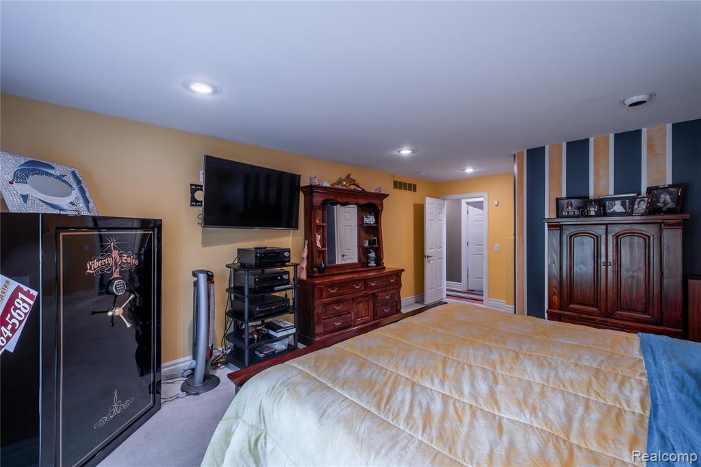 1255 Glendale Street, Burton, MI 48509 — Photo 17