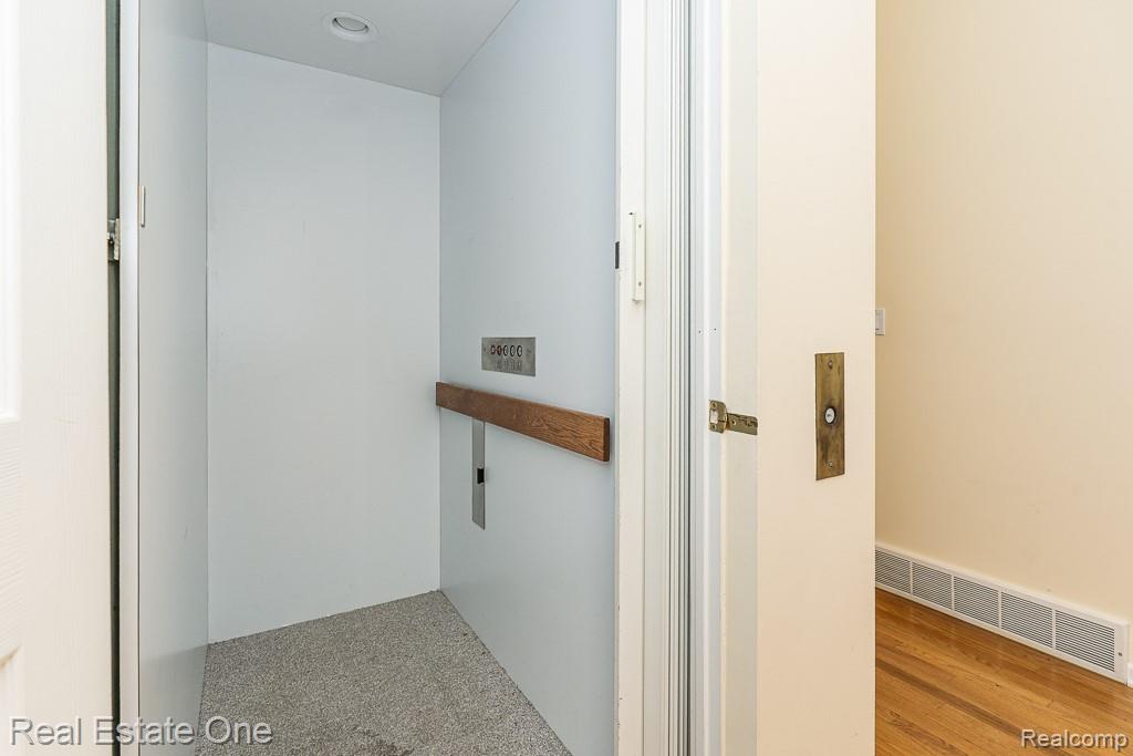 5181 Stonehenge Drive, Rochester, MI 48306 — Photo 38