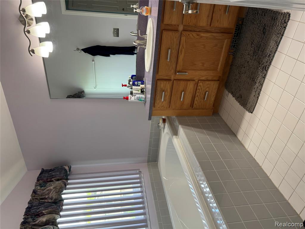 5708 Berwick Court, Clarkston, MI — Photo 26