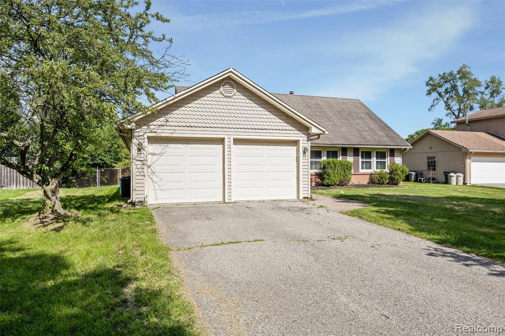 4942 Butler Drive, Troy, MI 48085 — Photo 3