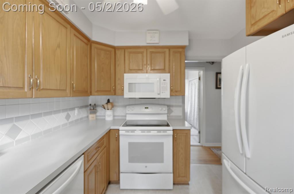 1857 Roslyn Road, Grosse Pointe Woods, MI 48236 — Photo 10