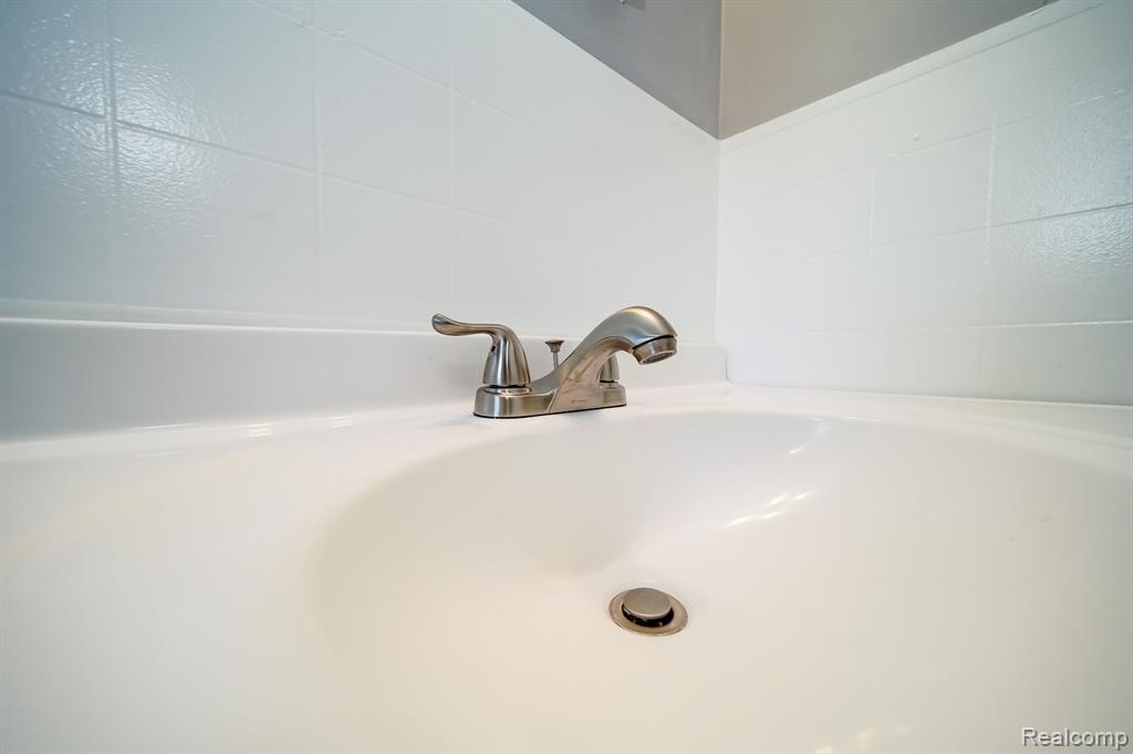 1175 SHARE Avenue, Ypsilanti, MI 48198 — Photo 25
