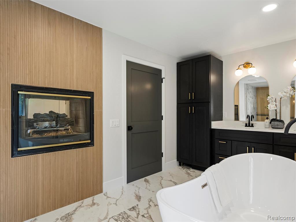 22463 Norfolk Court, Novi, MI — Photo 22