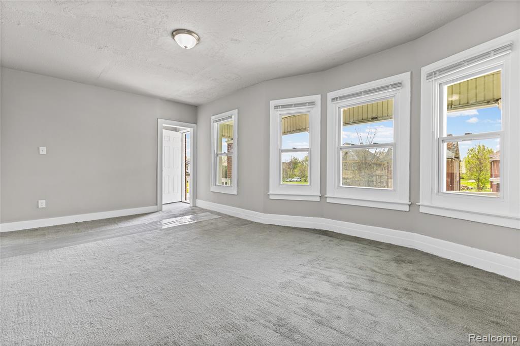 3010 Montclair Street, Detroit, MI 48214 — Photo 38