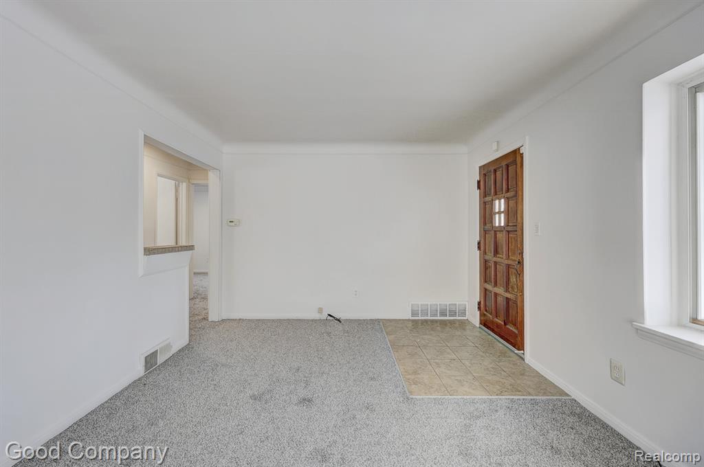 967 E Shevlin Avenue, Hazel Park, MI 48030 — Photo 6
