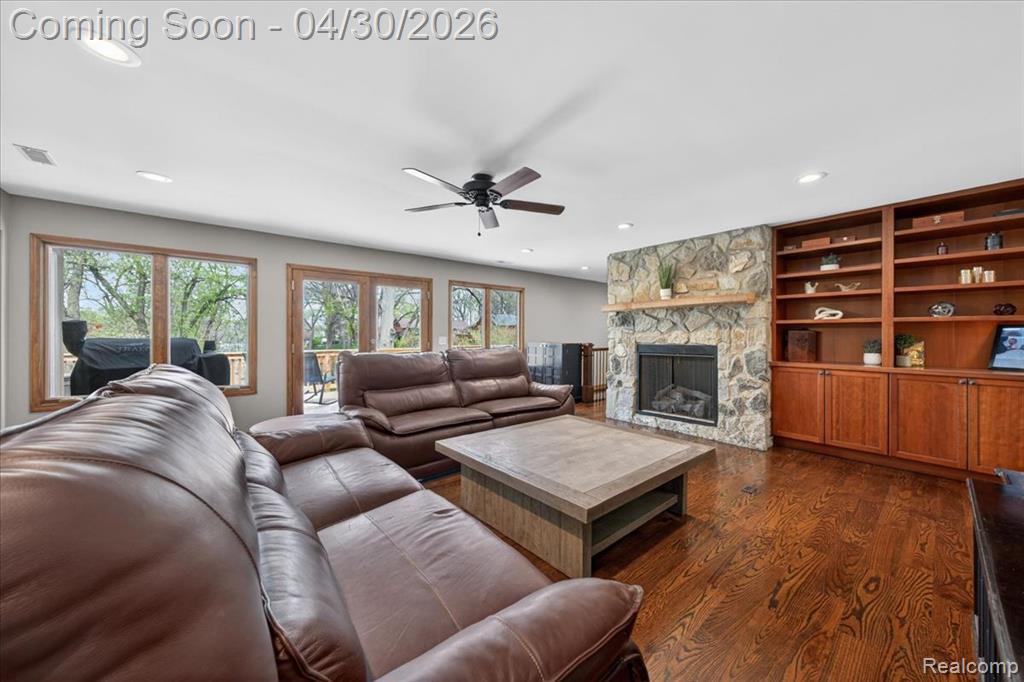 3945 N Vanstone Drive, Commerce Twp, MI 48382 — Photo 14
