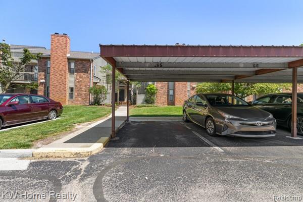 20791 Indian Creek Drive, 78, Farmington Hills, MI 48335 — Photo 2