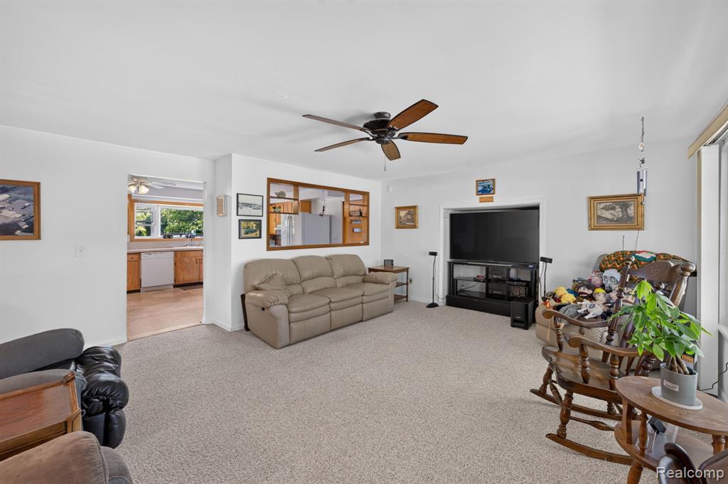 5233 Torrey Road, Flint, MI 48507 — Photo 9