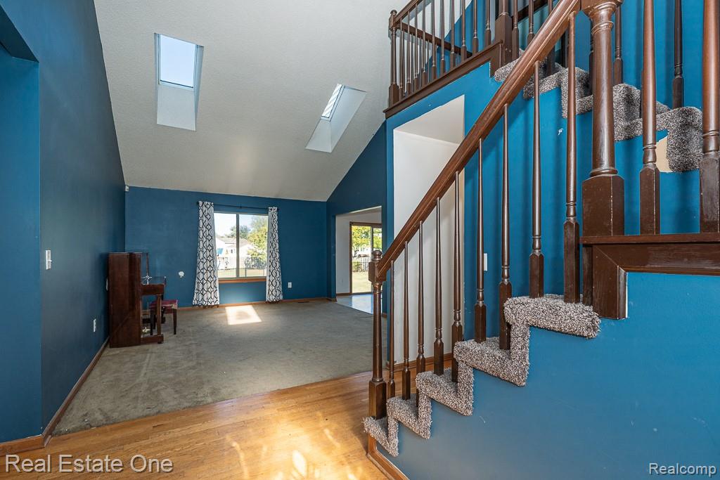 48749 Smokey Glen Court, New Baltimore, MI — Photo 2