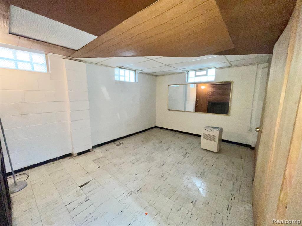 814 N Gainsborough Avenue, Royal Oak, MI 48067 — Photo 22