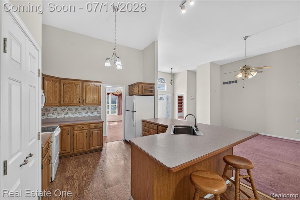 5128 Queensway, Howell, MI 48843 — Photo 12