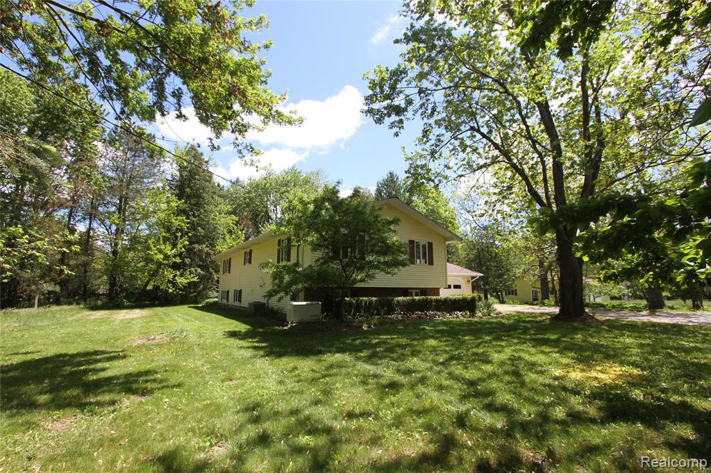 370 N YOUNGS Road, Attica, MI 48412 — Photo 8