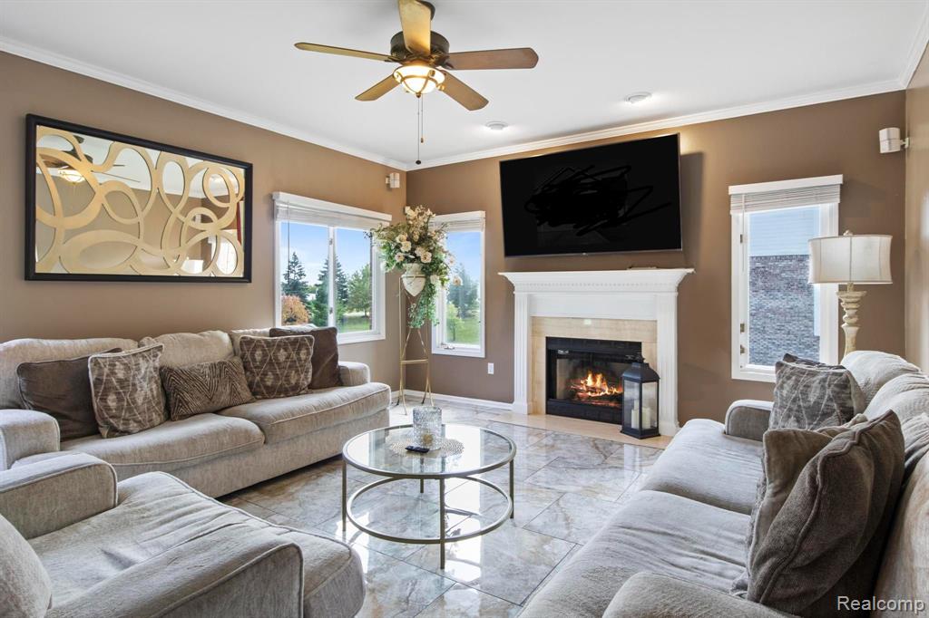 8978 WOODLORE SOUTH Drive, Plymouth, MI 48170 — Photo 36