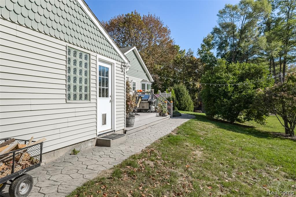 2076 Seymour Lake Road, Ortonville, MI 48462 — Photo 62