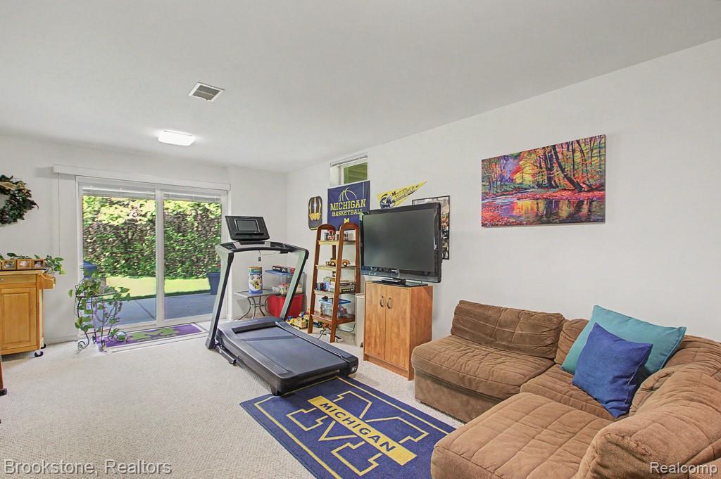 12465 Pagels Drive, 22, Grand Blanc, MI 48439 — Photo 33