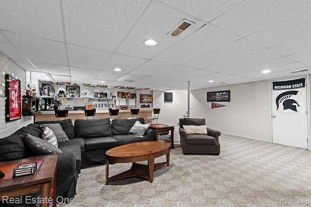 6581 WEDGEWOOD Court, Waterford, MI 48327 — Photo 22
