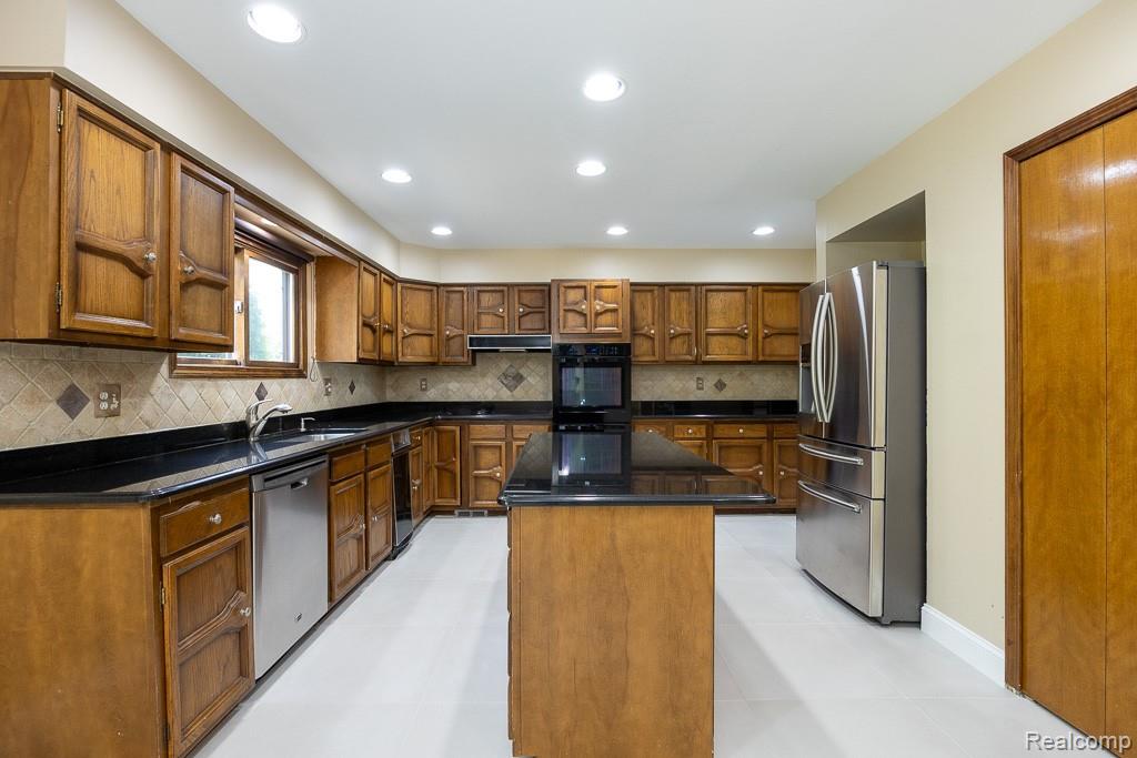 6275 Fairbrook Court, West Bloomfield, MI — Photo 16
