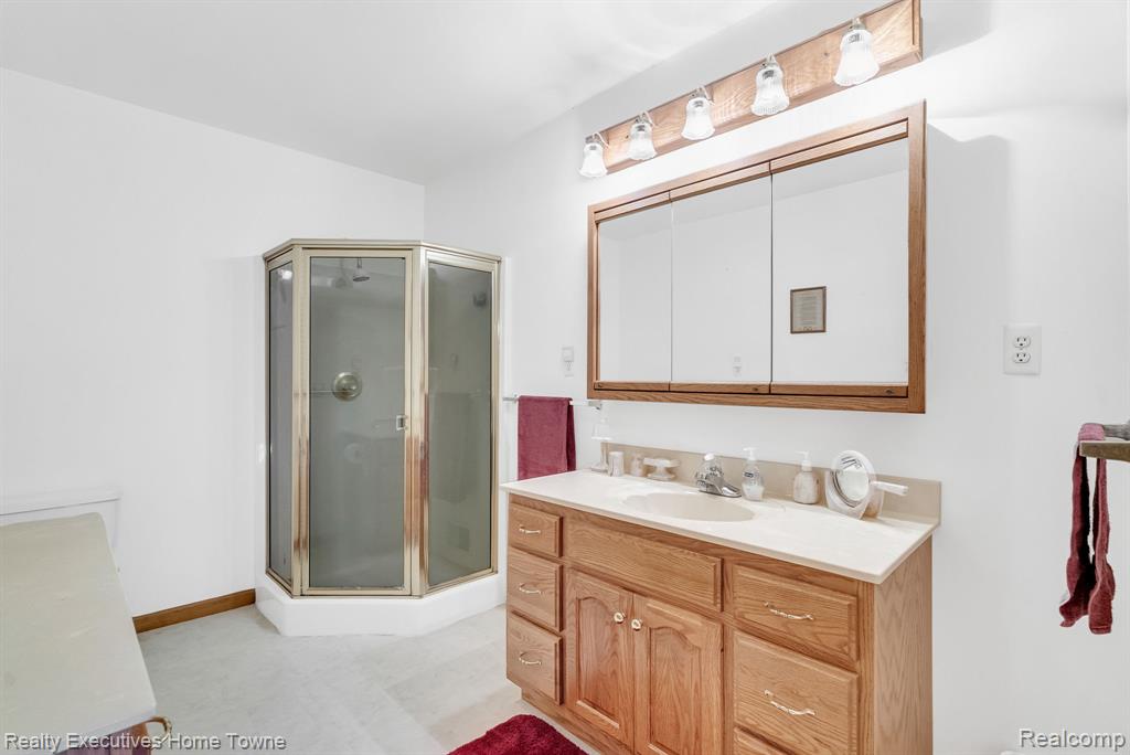 4602 Meadowlawn Drive, Fort Gratiot, MI 48059 — Photo 23