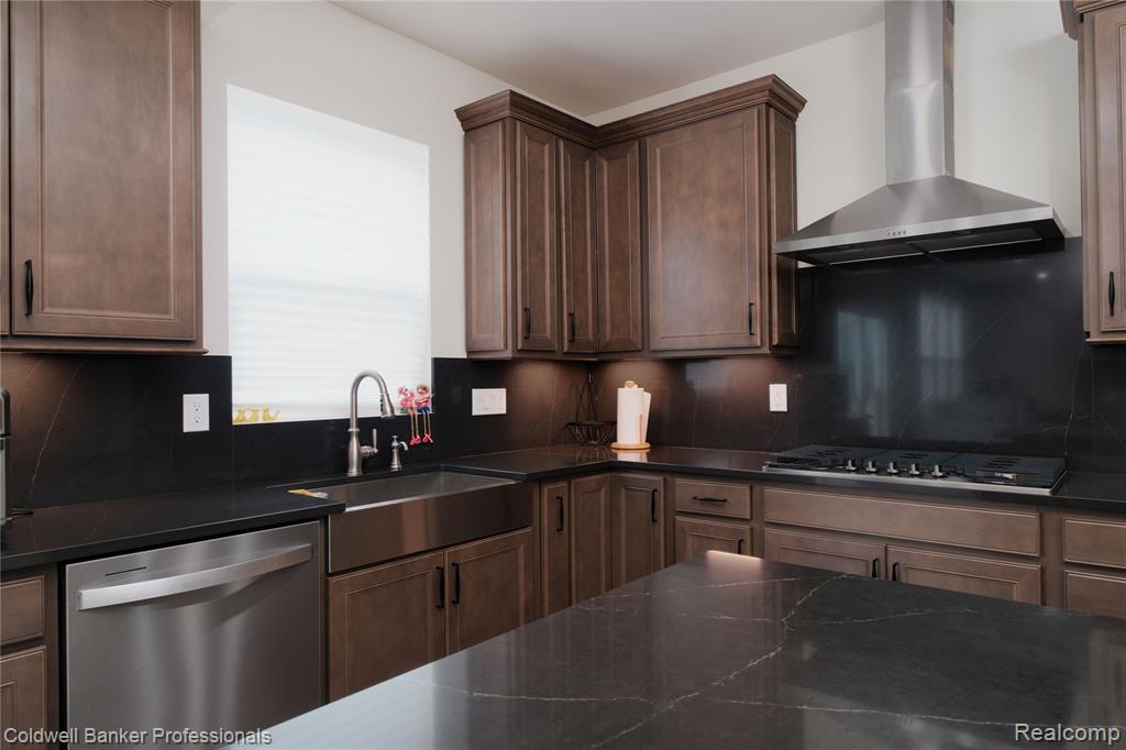 4813 Marquette Drive, Milford, MI 48381 — Photo 18
