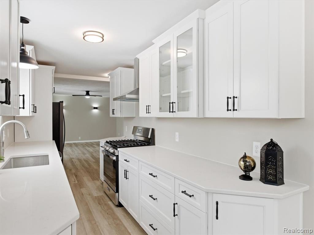 5837 Lakeshore Road, Fort Gratiot, MI 48059 — Photo 20