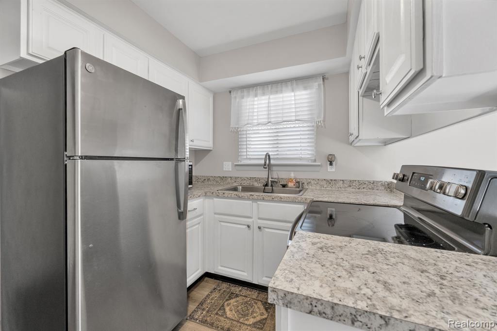 8126 Farnum Avenue, Warren, MI 48093 — Photo 8