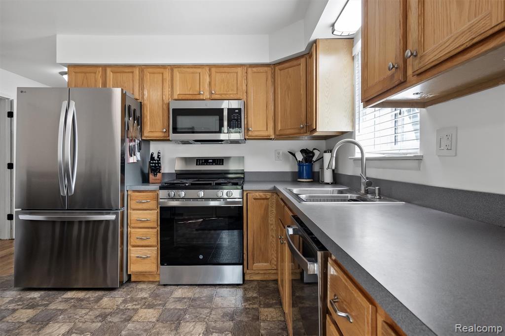 4773 Algonquin Boulevard, Clarkston, MI 48348 — Photo 3