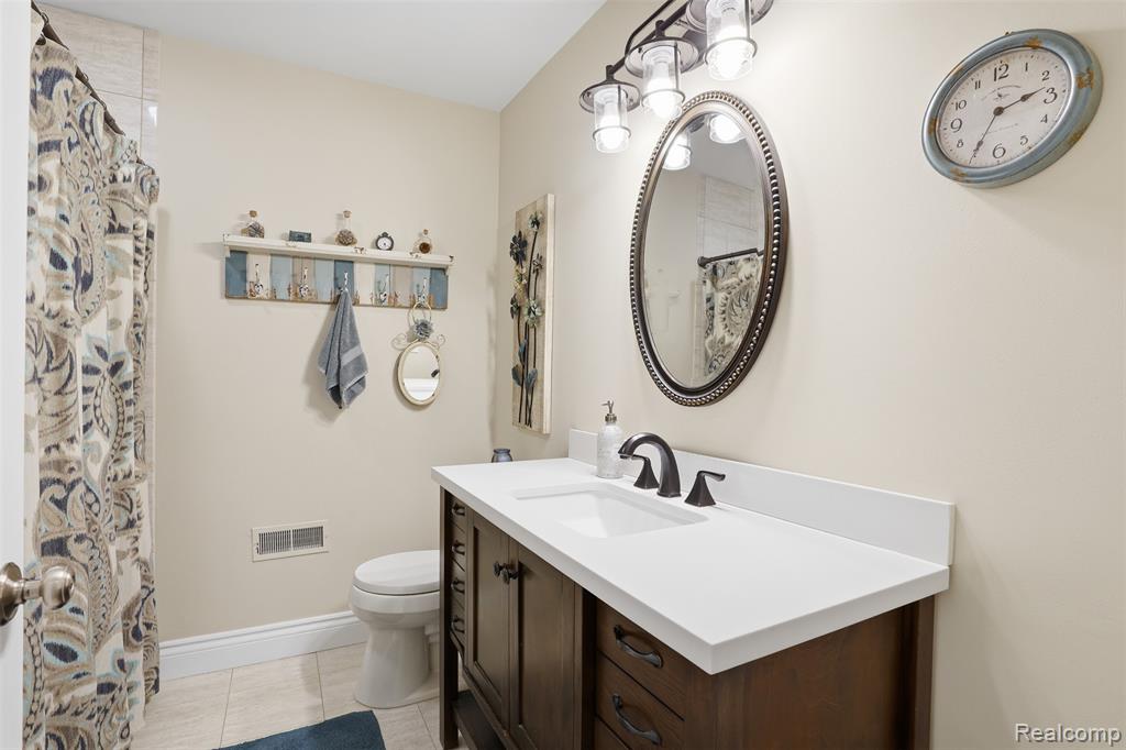 8235 Ironwood Drive, Pinckney, MI 48169 — Photo 20