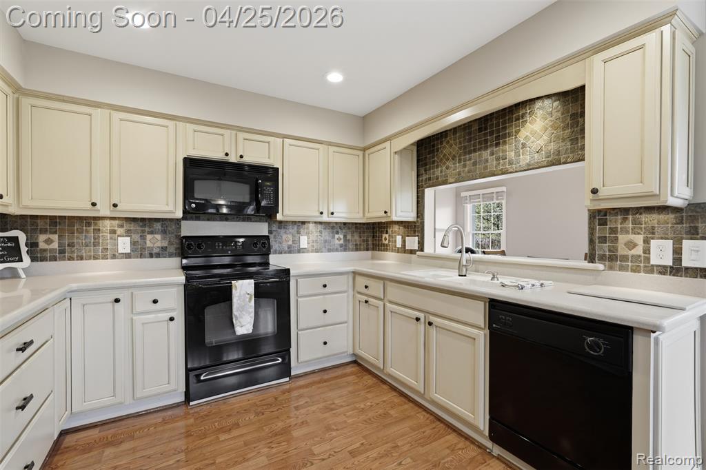 16318 Country Knoll Drive, Northville, MI 48168 — Photo 9