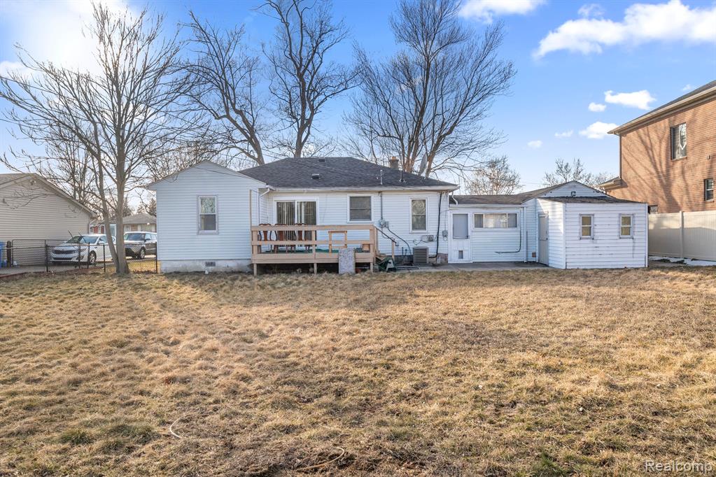 6500 N VERNON Street, Dearborn Heights, MI 48127 — Photo 31