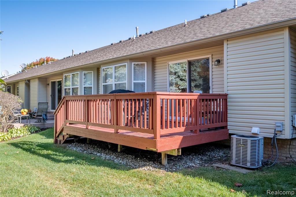 41063 Millbrook Drive, Sterling Heights, MI 48314 — Photo 34