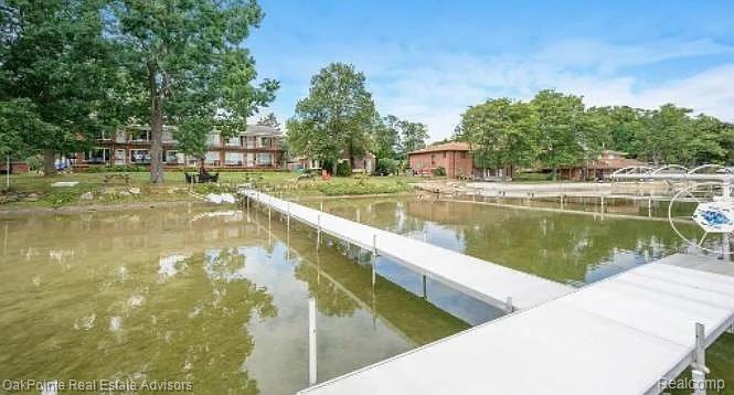 5375 Cooley Lake Road, 2, Waterford, MI 48327 — Photo 2