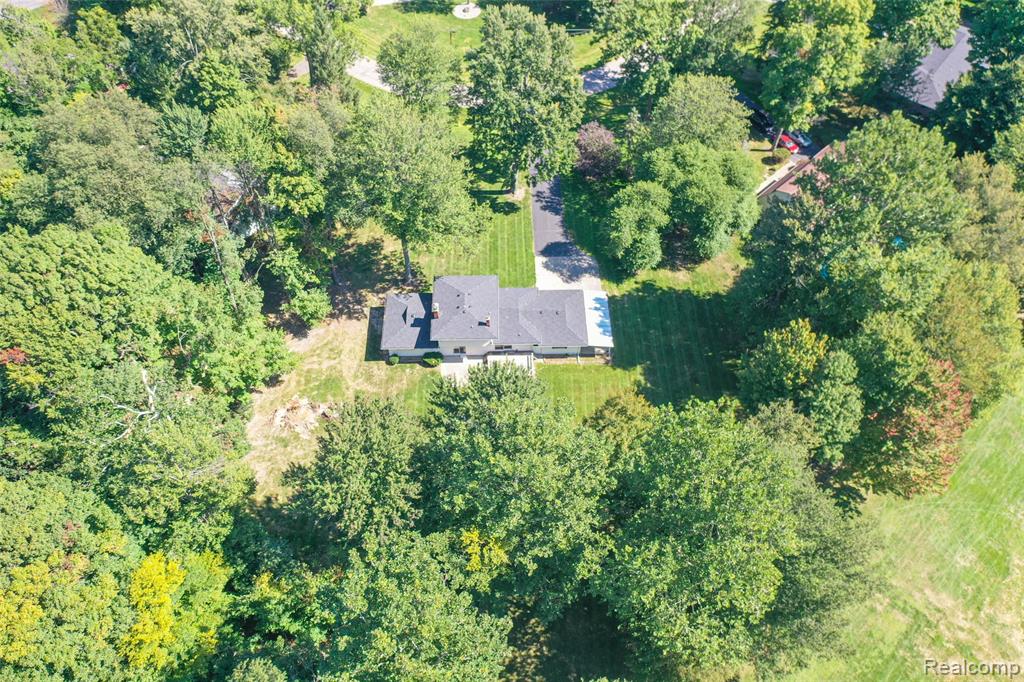 6158 Golfview Drive, Burton, MI 48509 — Photo 18