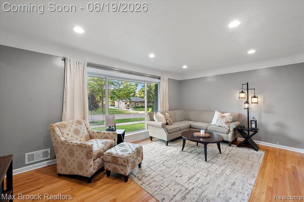 737 Panorama Drive, Milford, MI 48381 — Photo 5